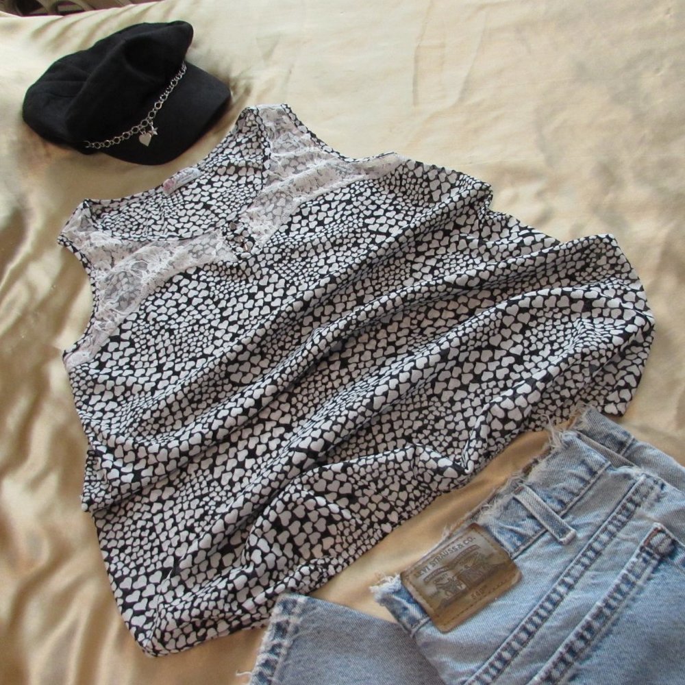 Sleeveless Shell Tank